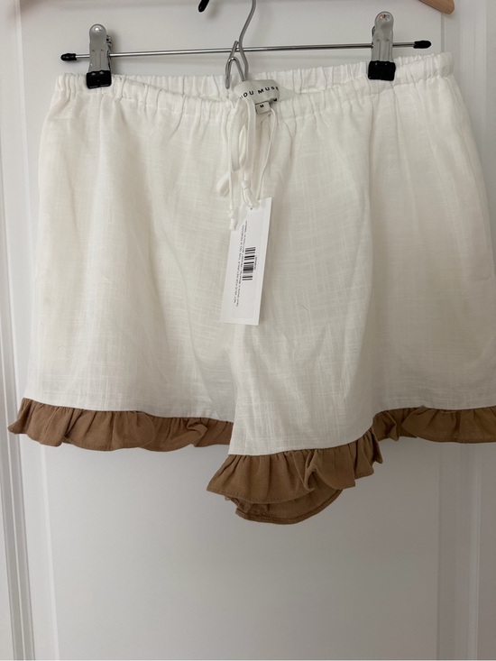 Miou Muse Pants - High-Waist White Cotton Linen Blend Shorts with Ruffle Hem